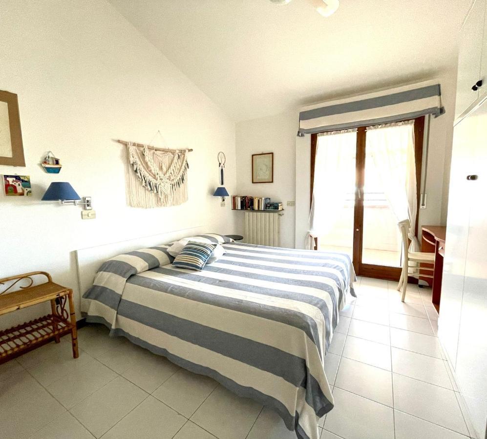 Giulia'S Apartment เวียเรจโจ ภายนอก รูปภาพ